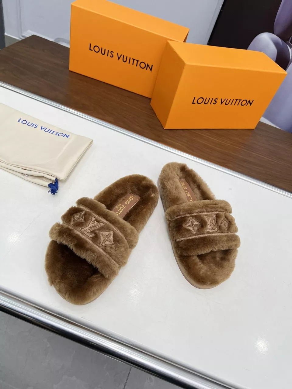 louis vuitton chaussons pour femme s_12ba4673